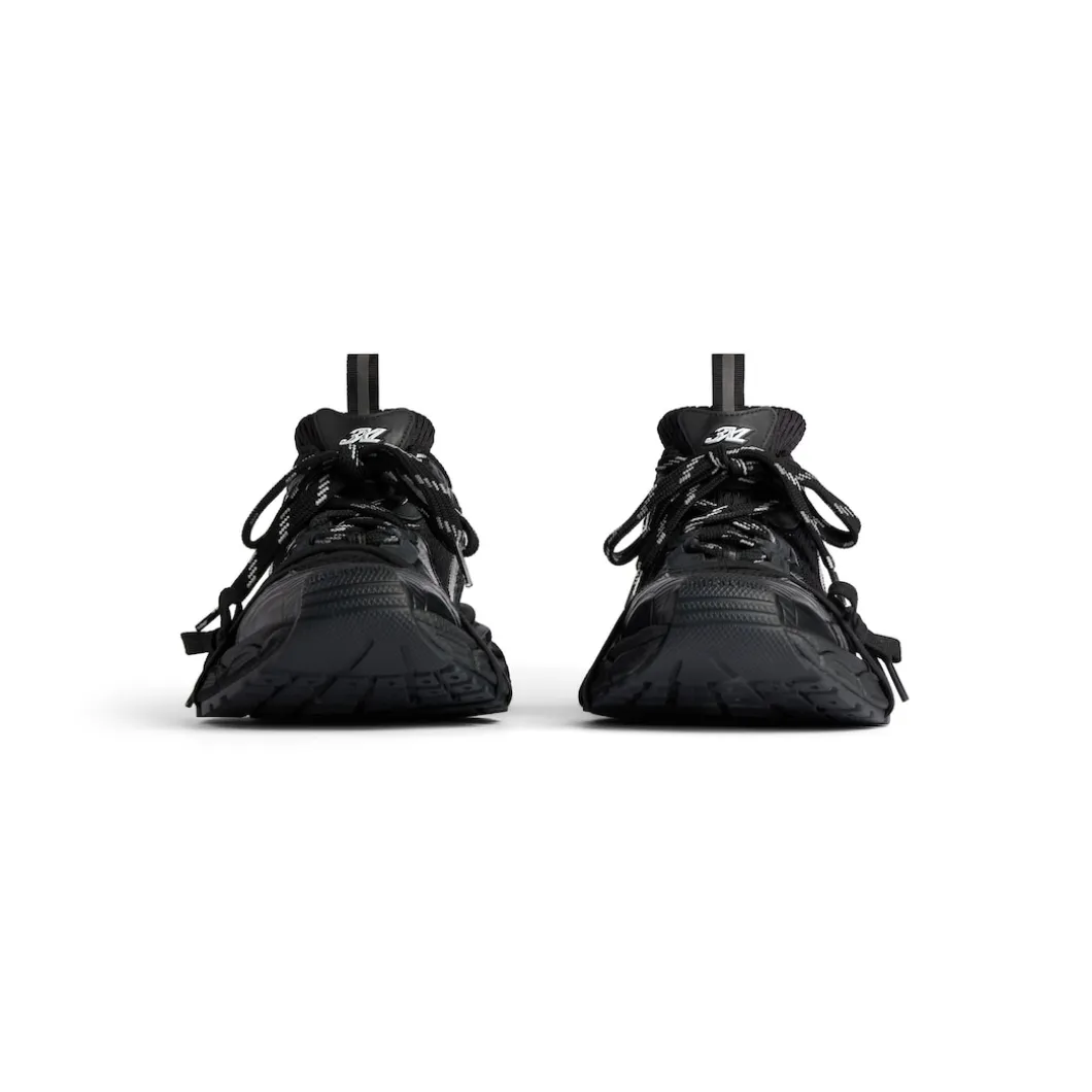 Women's 3xl Sneaker in Black
