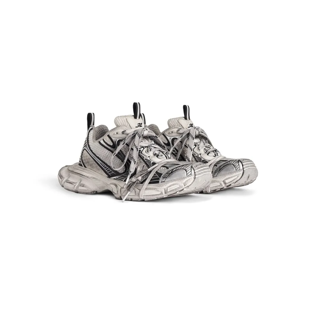 Women's 3xl Sneaker in White/black